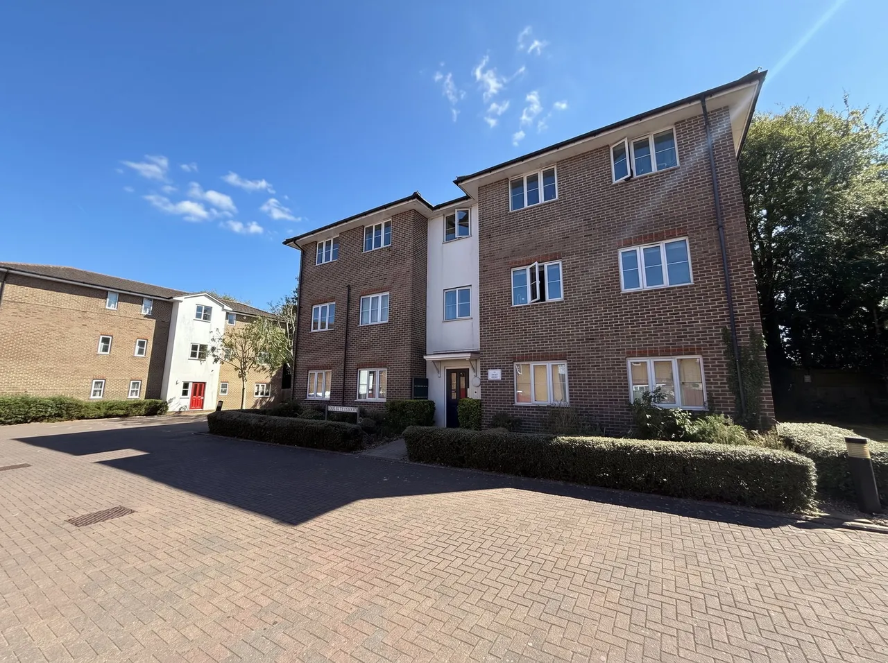 2 bed flat for sale — Griffin Court, Gillingham, ME7 2QG