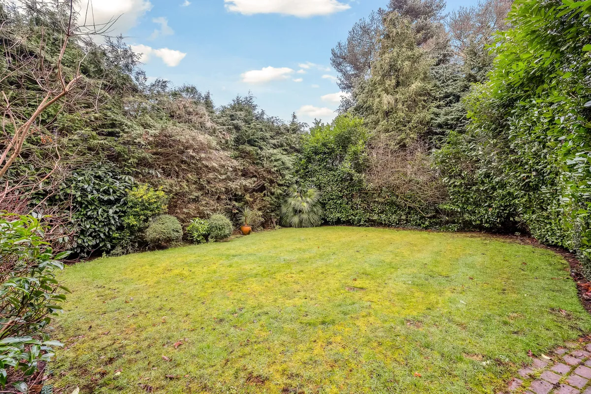 Beech Close, Cobham, KT11, photo 11