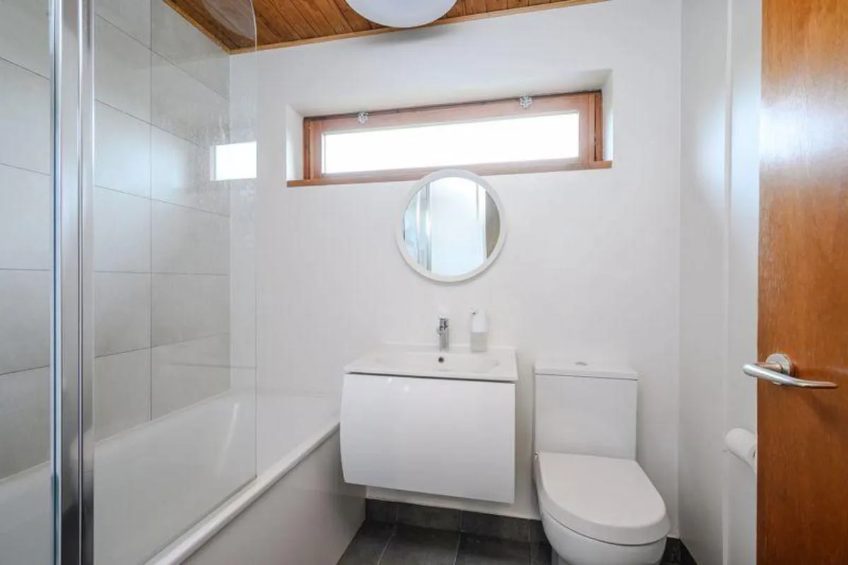 Beech Close, Cobham, KT11, photo 24