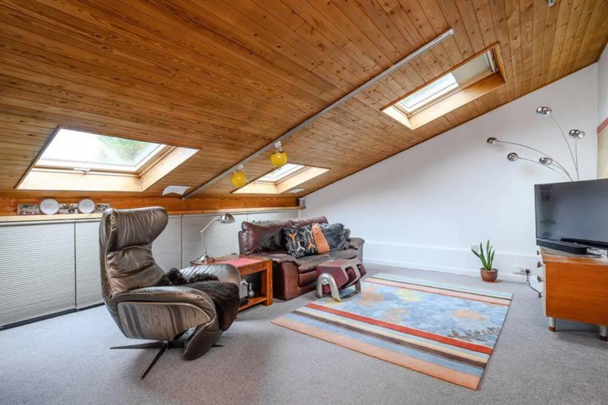 Beech Close, Cobham, KT11, photo 18
