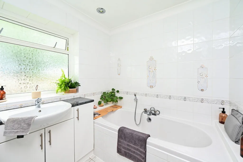 Ashley Drive, Blackwater, GU17, photo 10