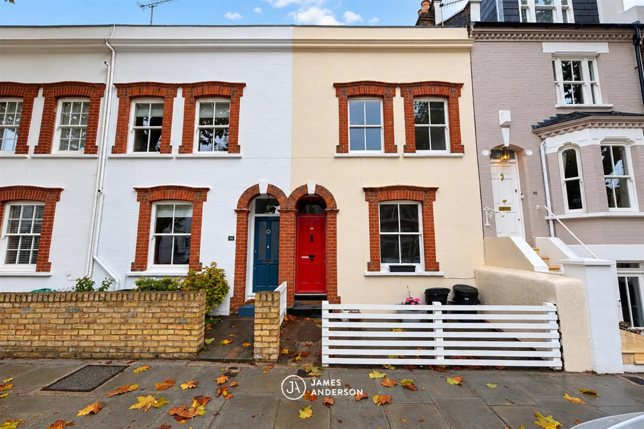 3 bed house for sale, Howards Lane, London, SW15
