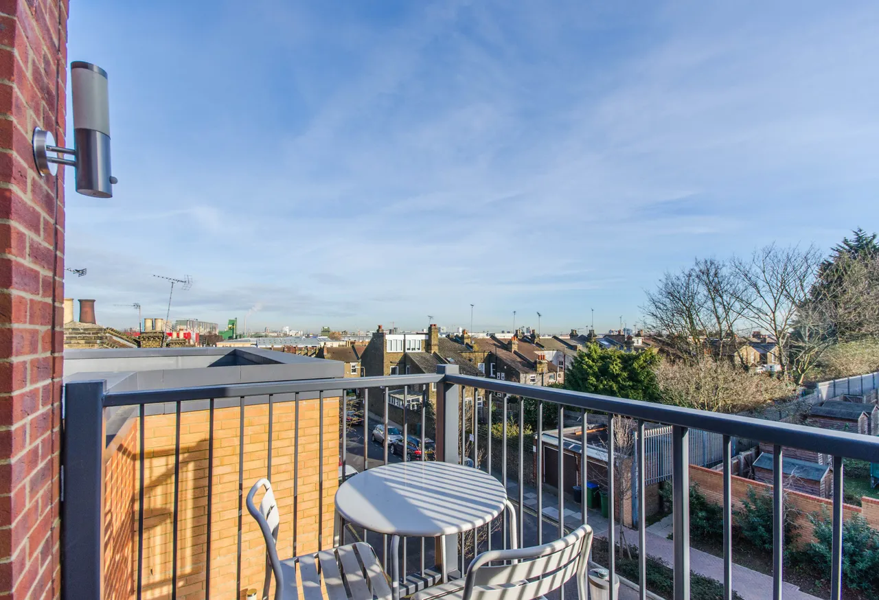Flat 3, 62 Fairthorn Road, London, photo 4