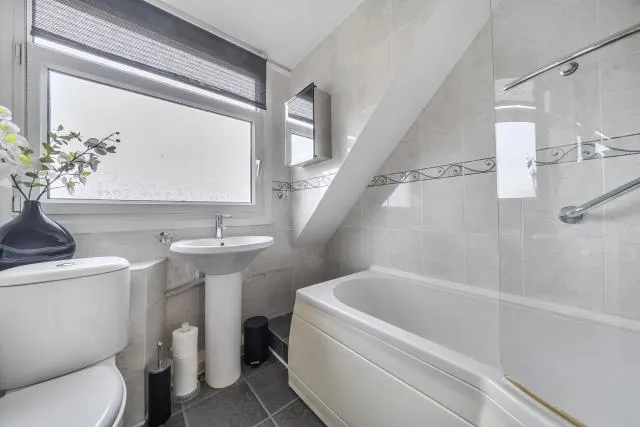 Paynesdown Road, Thatcham, RG19, photo 17