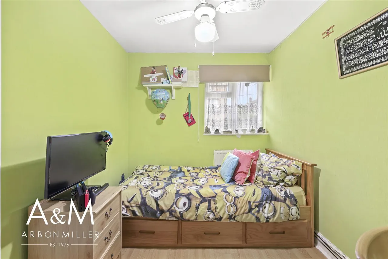 Thatches Grove, Chadwell Heath, Essex, Romford, RM65LA, photo 16