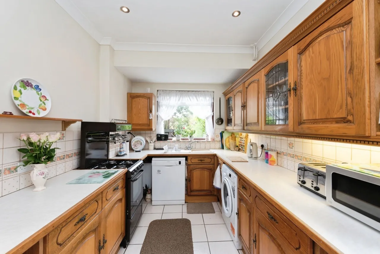 The Hollands, Worcester Park, KT4, photo 4