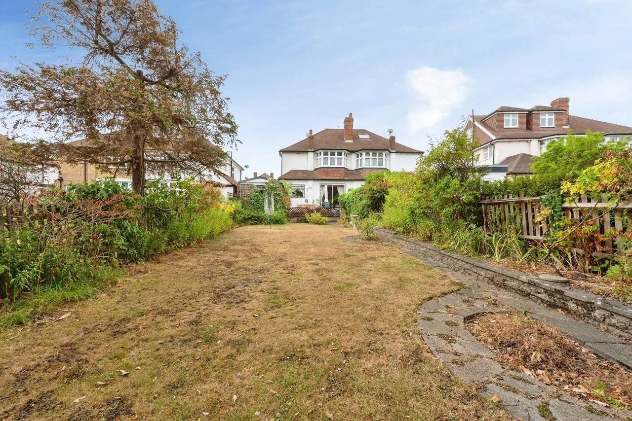The Hollands, Worcester Park, KT4, photo 12
