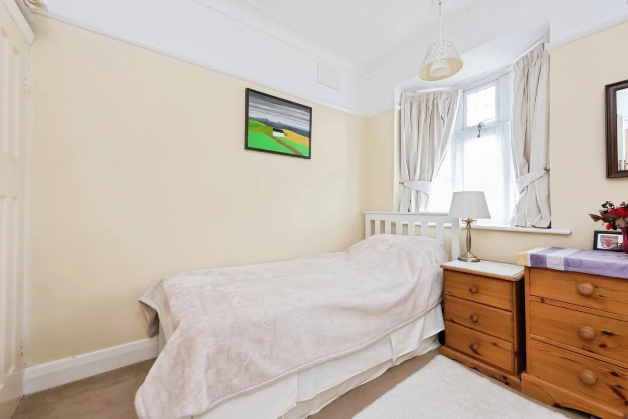 The Hollands, Worcester Park, KT4, photo 9