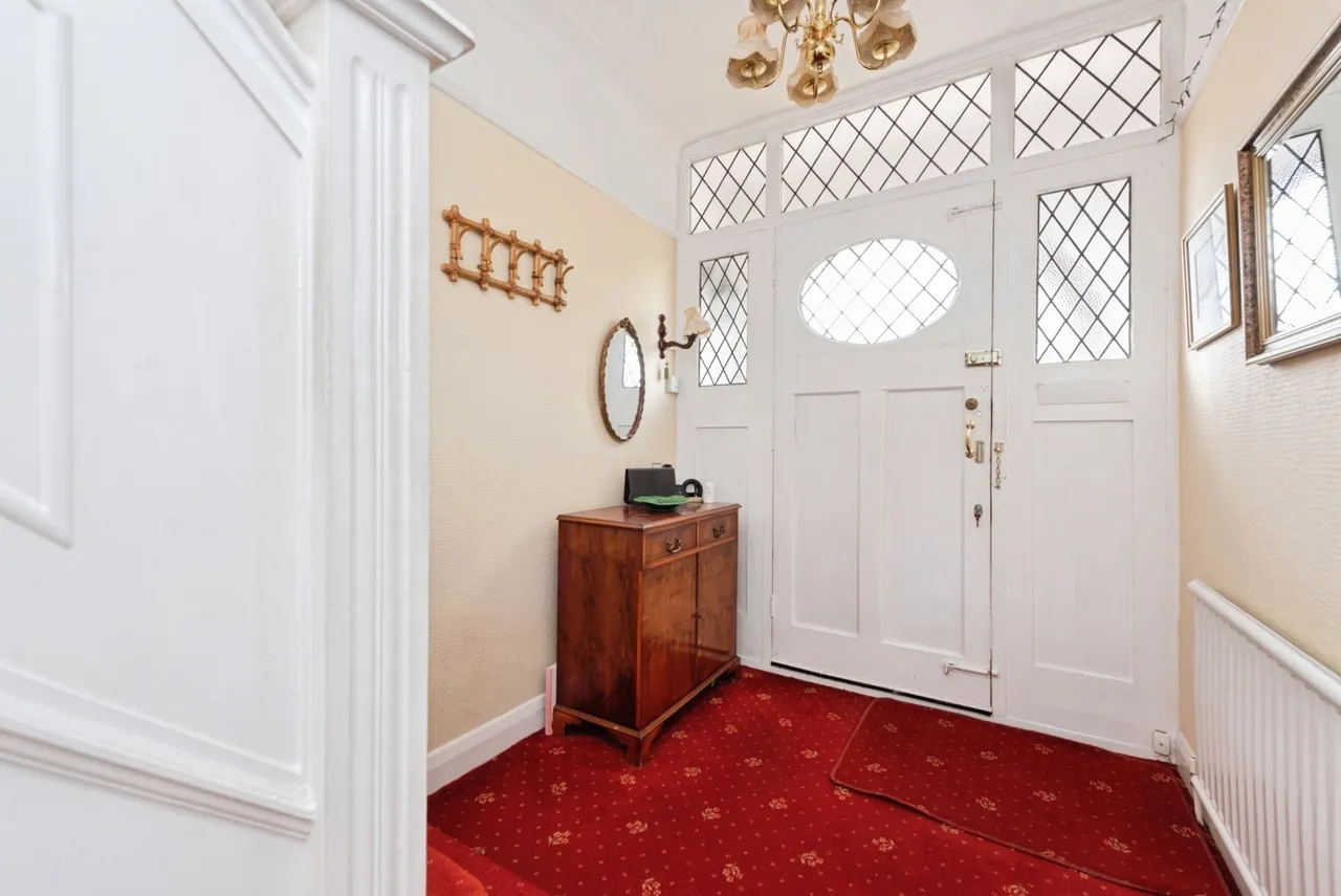 The Hollands, Worcester Park, KT4, photo 11