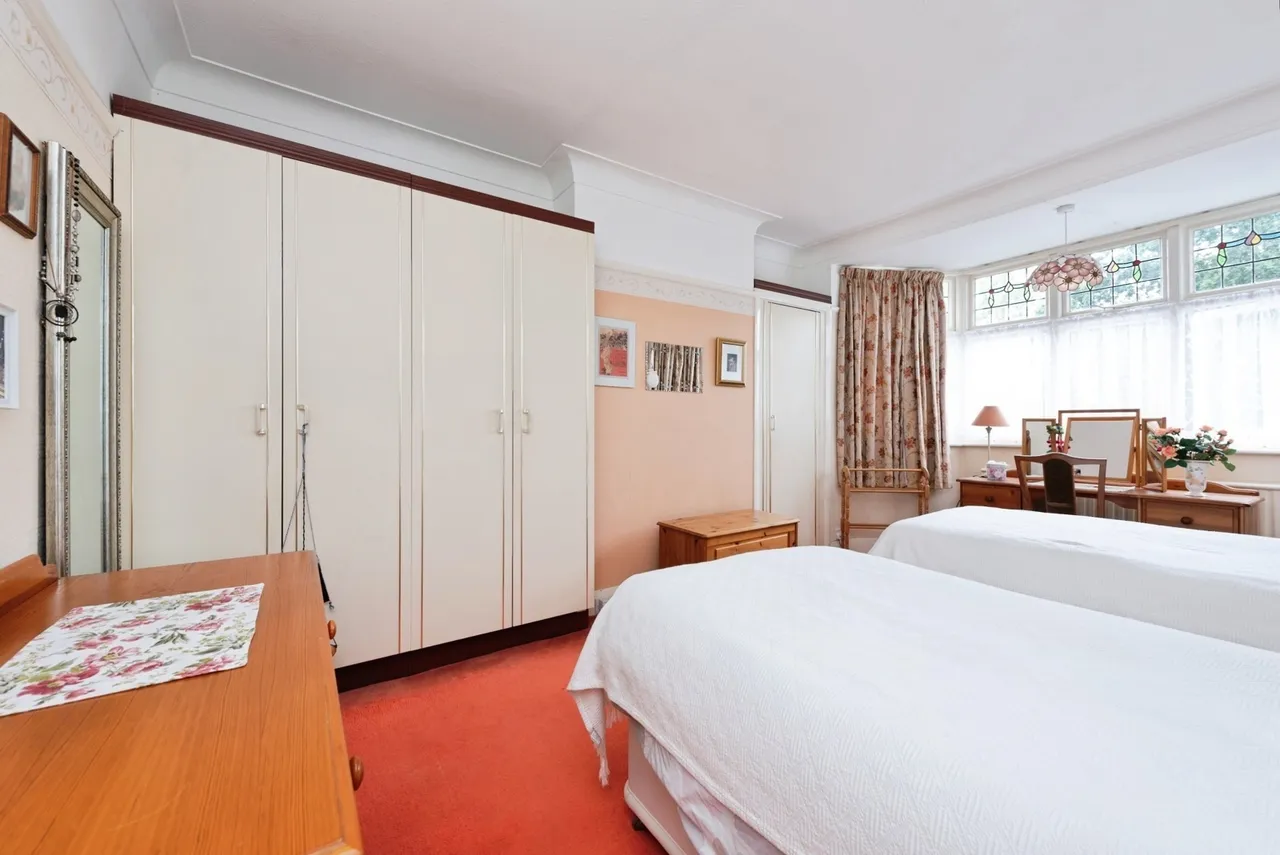 The Hollands, Worcester Park, KT4, photo 8
