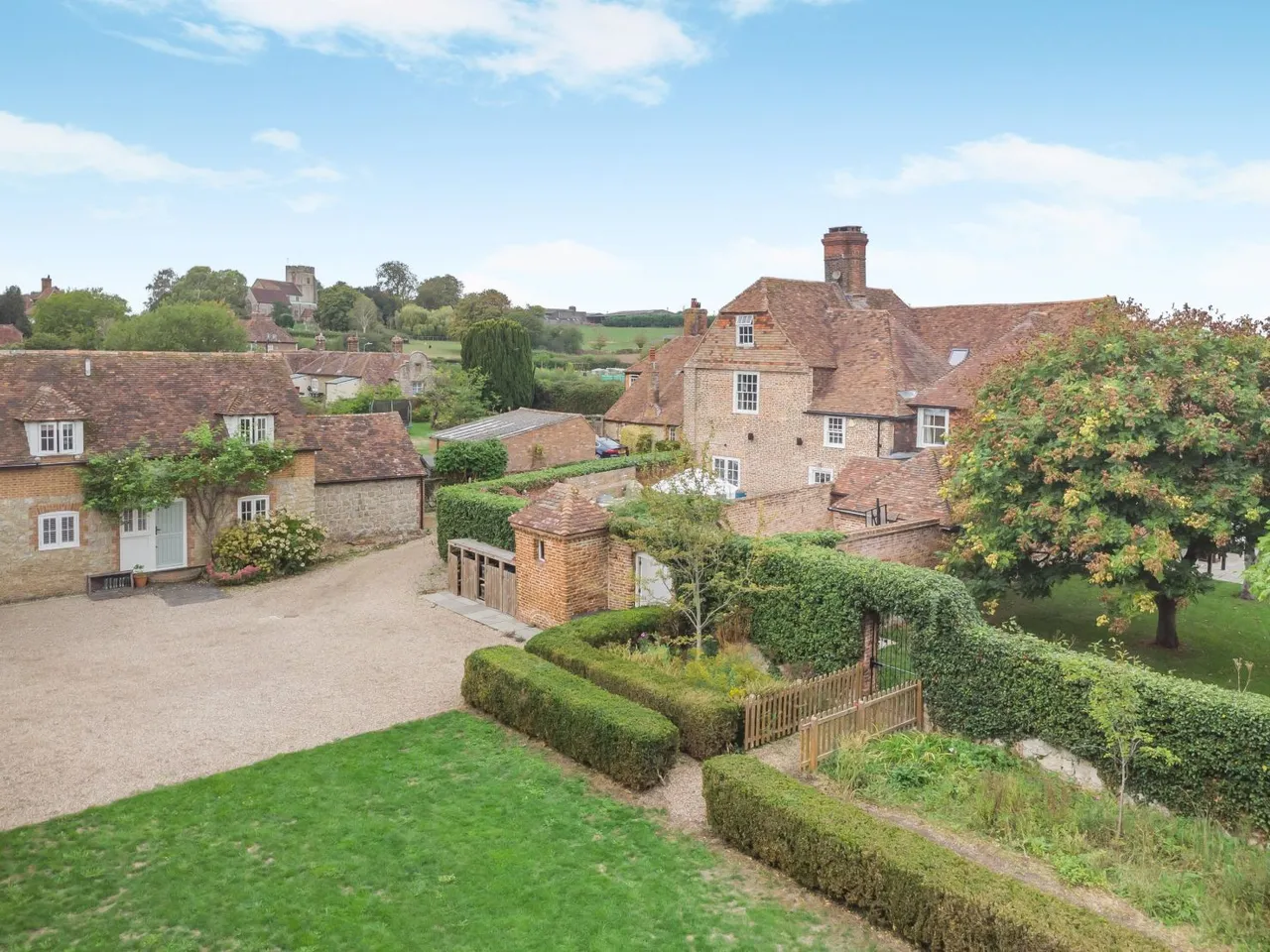 6 bed house for sale, The Street, Great Chart, TN23