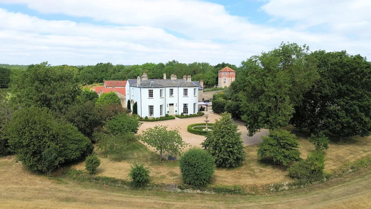 7 bed house for sale, Lime Kiln Lane, Stainton, S66