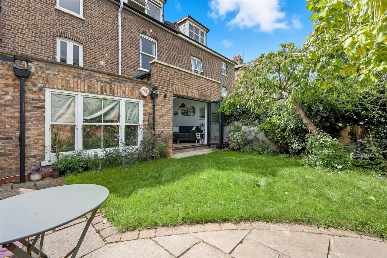 Finsbury Park Road, London, N4, photo 17