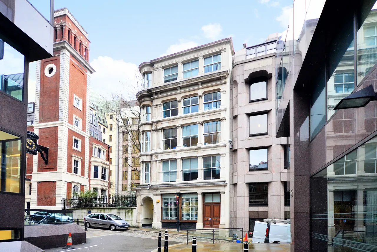 London, EC4R, photo 12