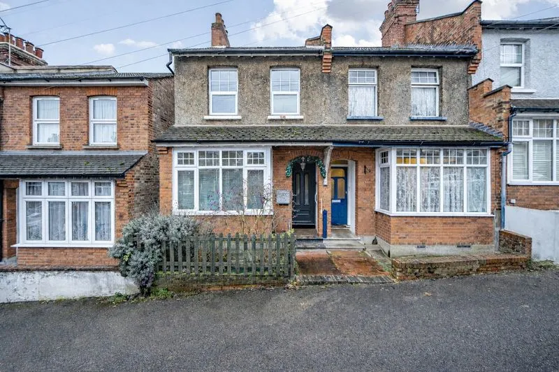 3 bed house for sale — Sunnydene Road, Purley CR8 2DJ