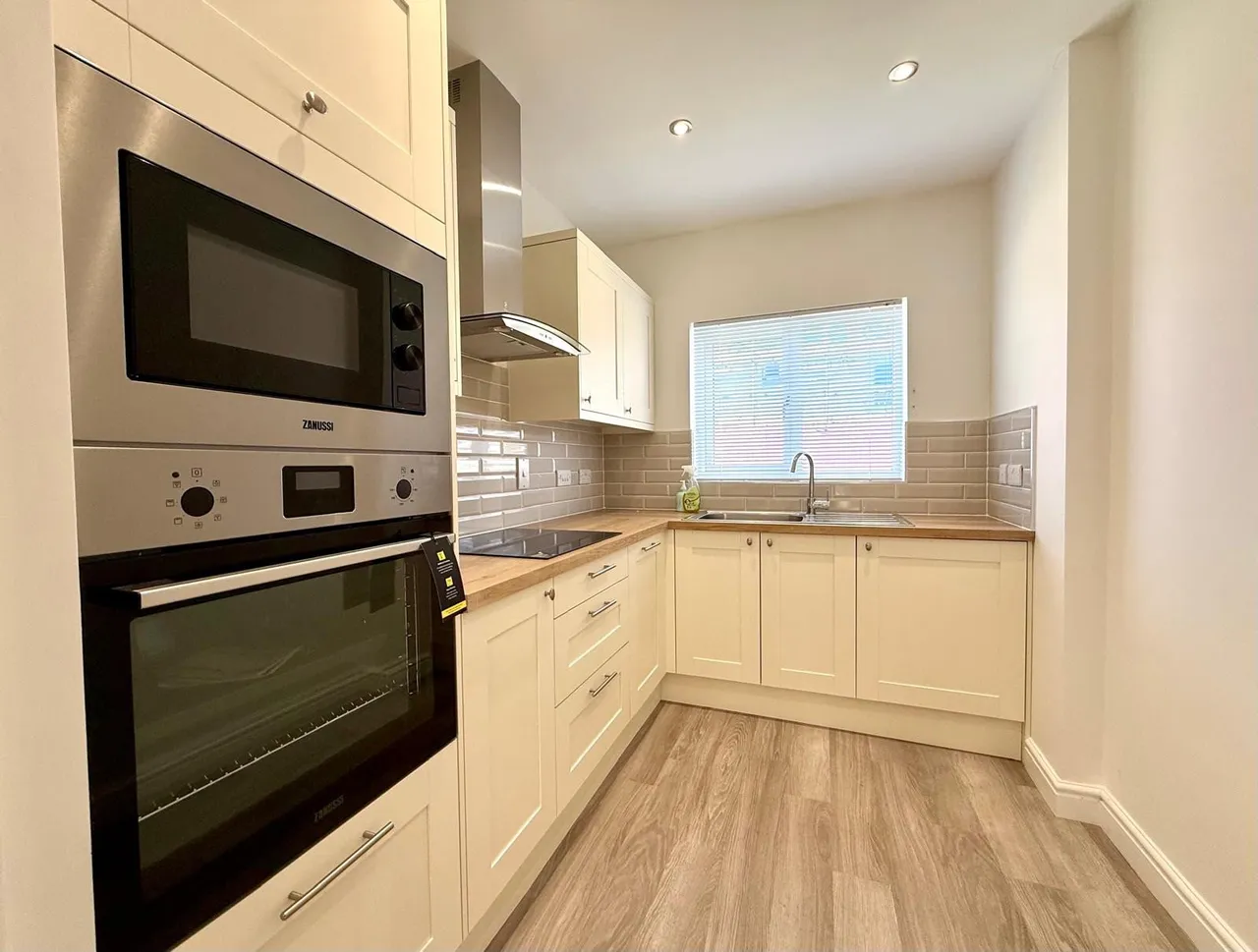Barnes Road, Swindon, Wiltshire, SN2 7PA, photo 4