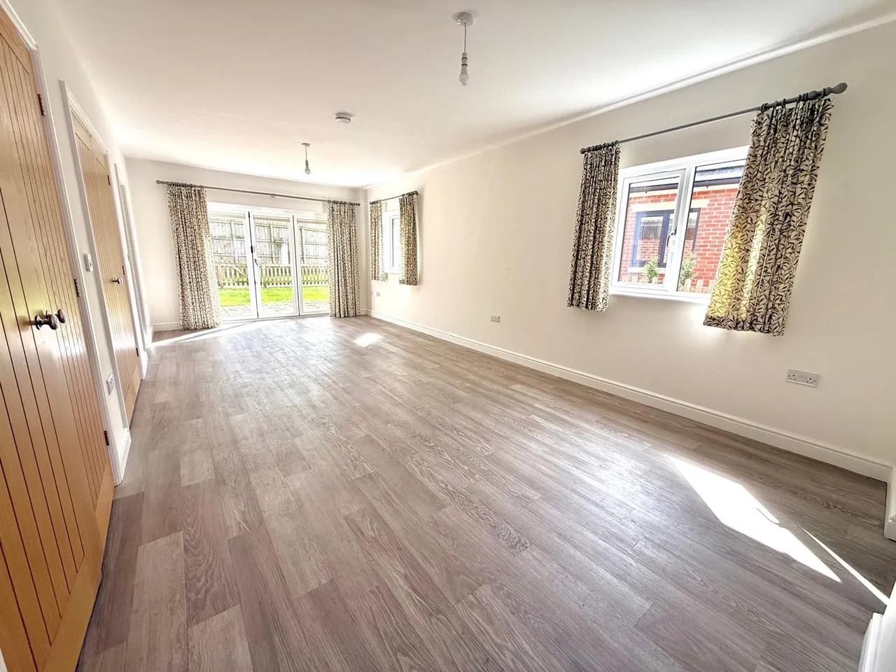 Barnes Road, Swindon, Wiltshire, SN2 7PA, photo 6