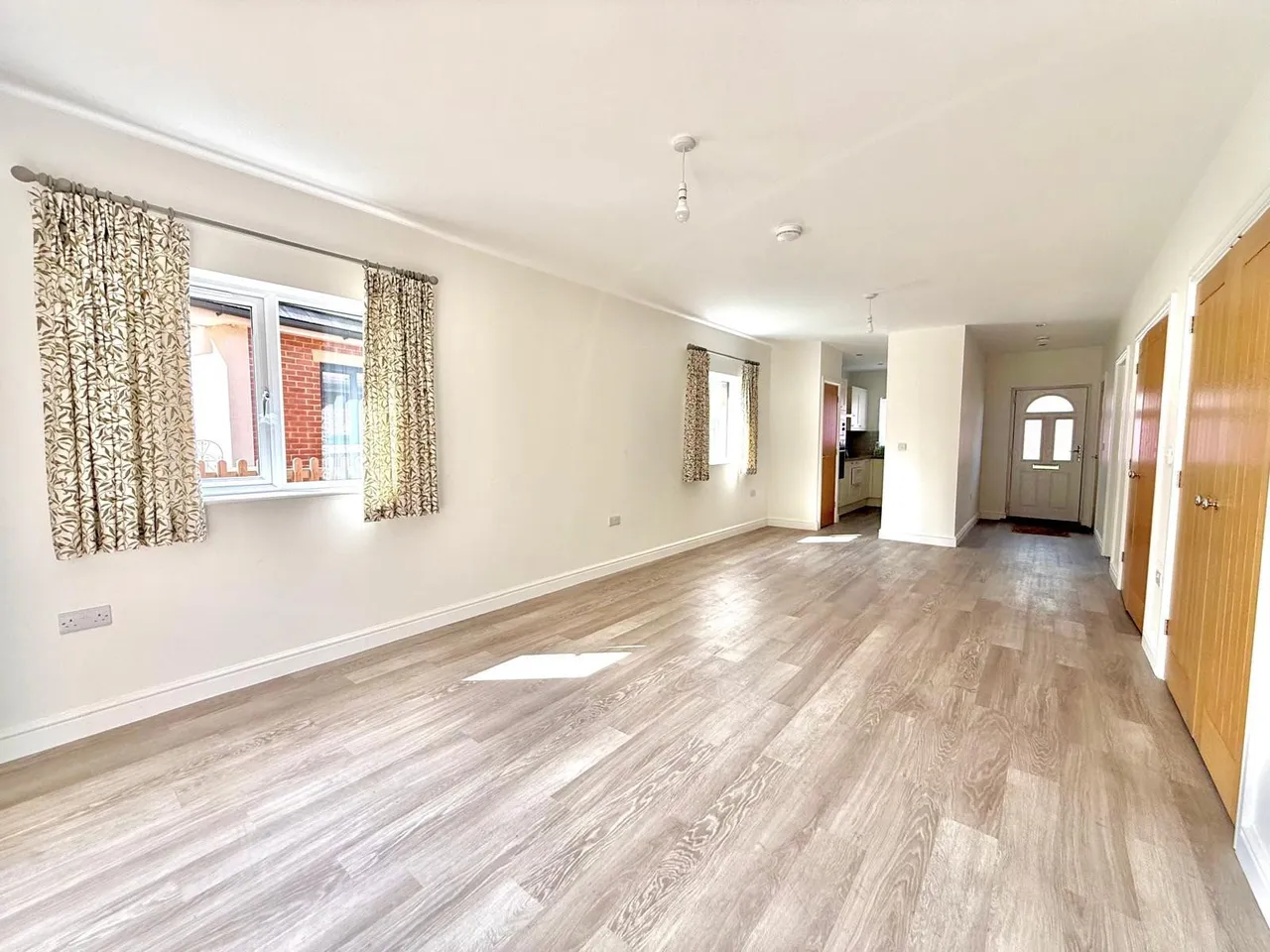 Barnes Road, Swindon, Wiltshire, SN2 7PA, photo 2