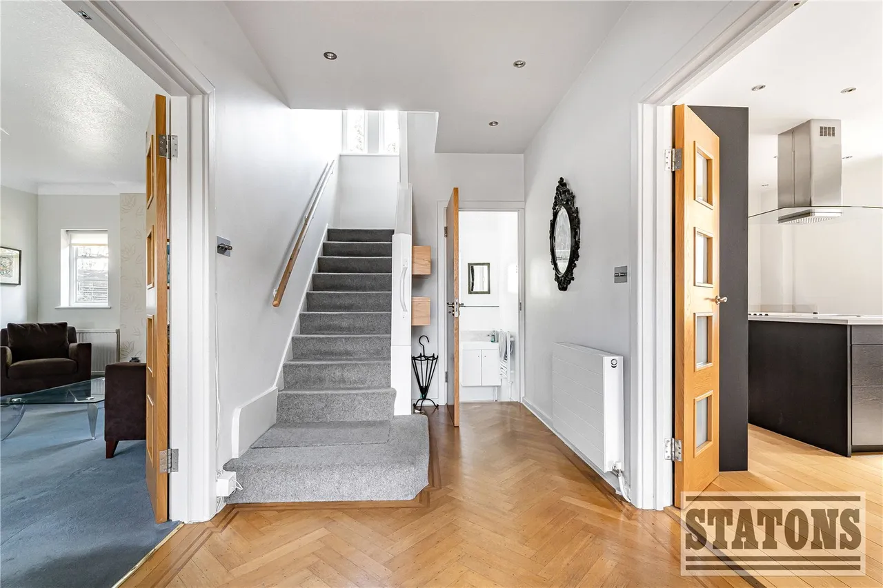 Poynings Way, Woodside Park, London, N12 7LP, photo 11