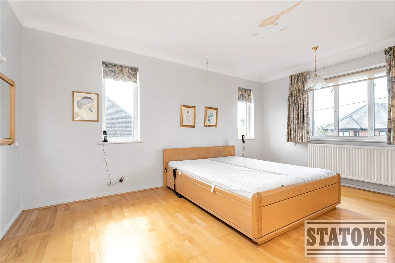 Poynings Way, Woodside Park, London, N12 7LP, photo 12