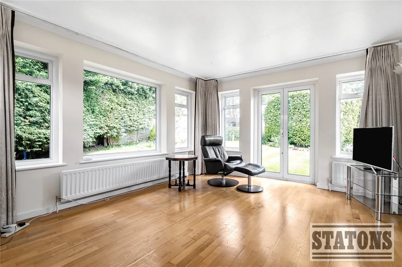 Poynings Way, Woodside Park, London, N12 7LP, photo 4