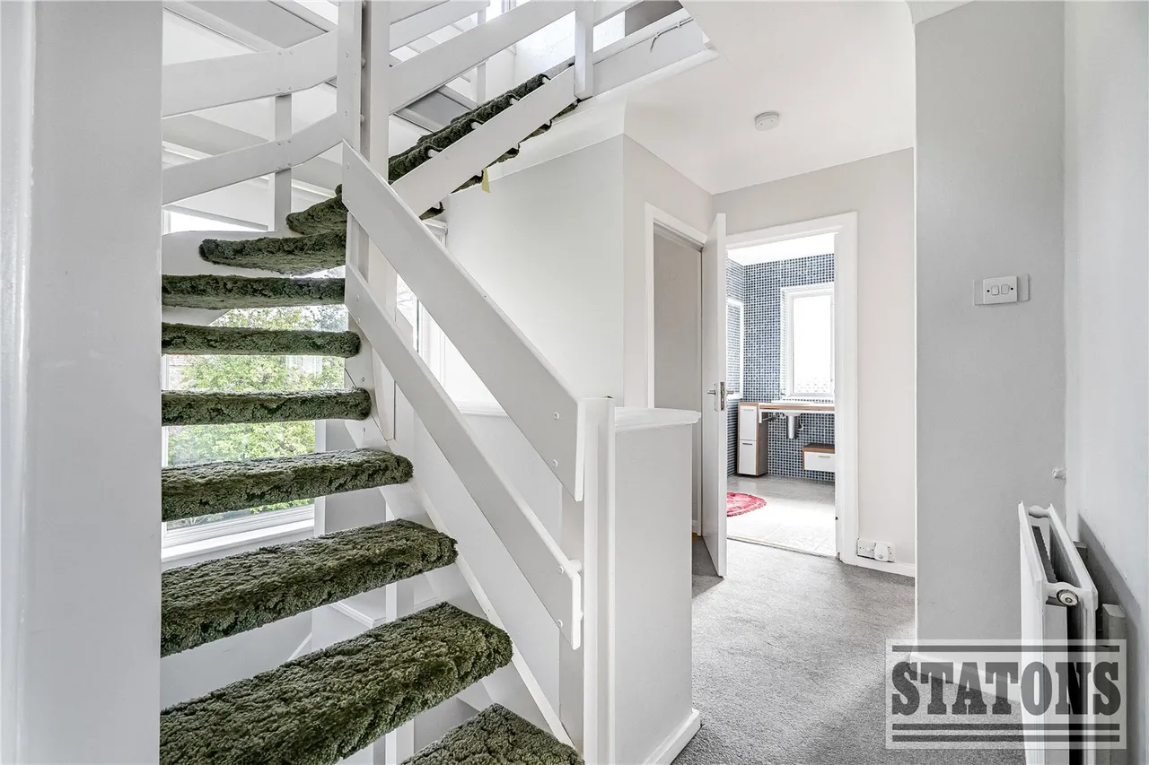 Poynings Way, Woodside Park, London, N12 7LP, photo 17