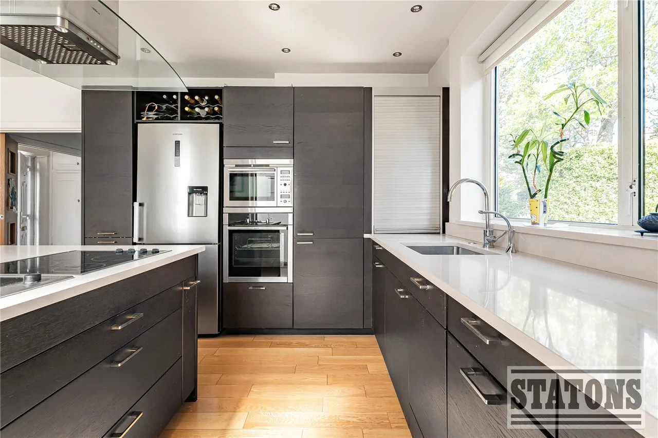 Poynings Way, Woodside Park, London, N12 7LP, photo 8