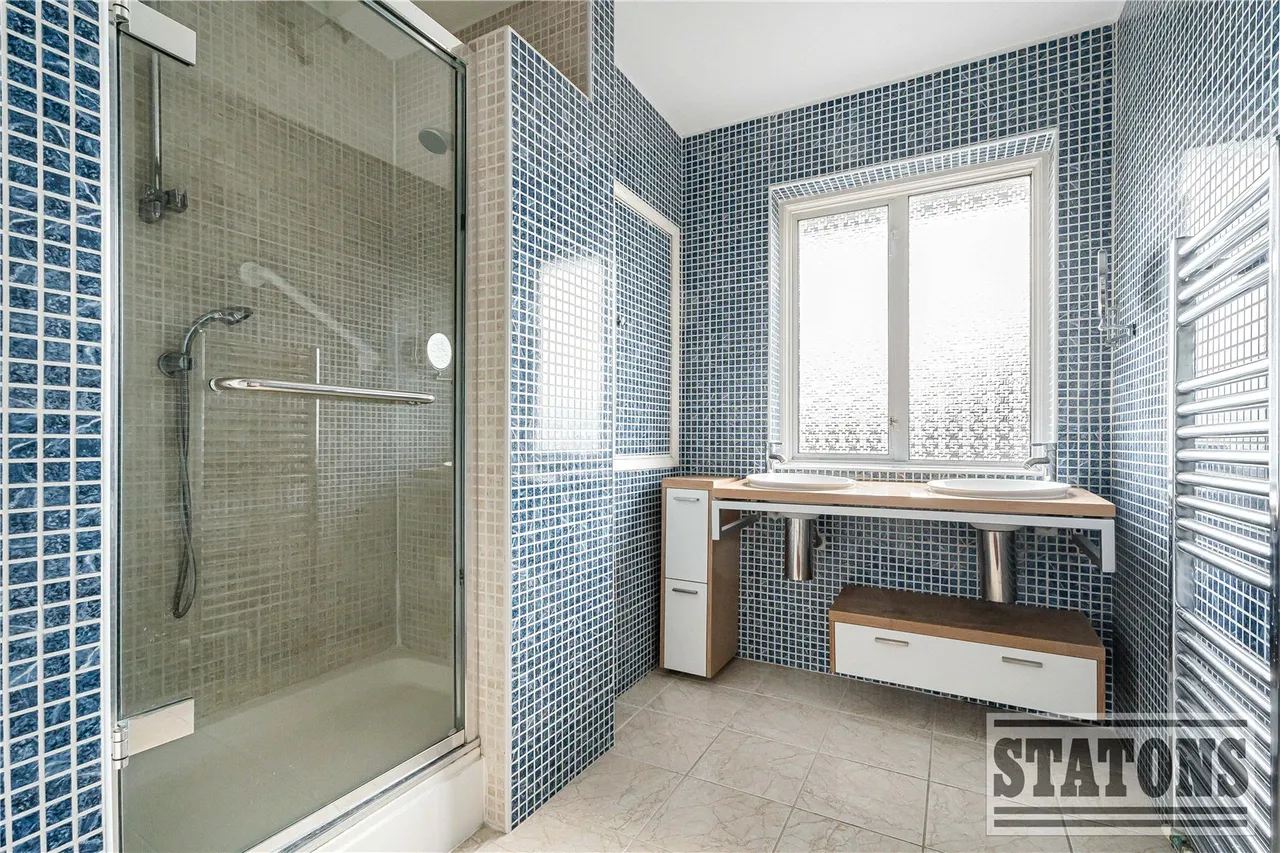 Poynings Way, Woodside Park, London, N12 7LP, photo 14