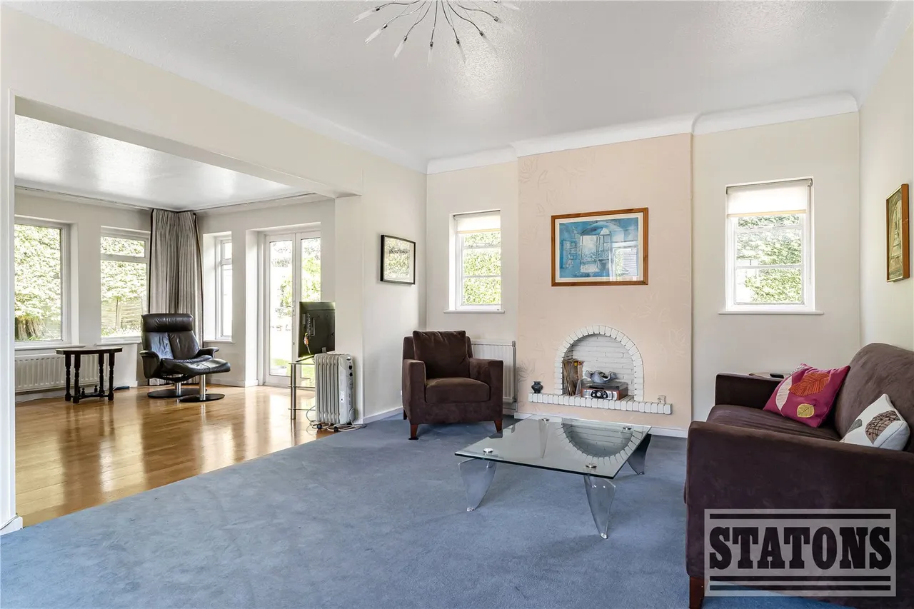 Poynings Way, Woodside Park, London, N12 7LP, photo 5
