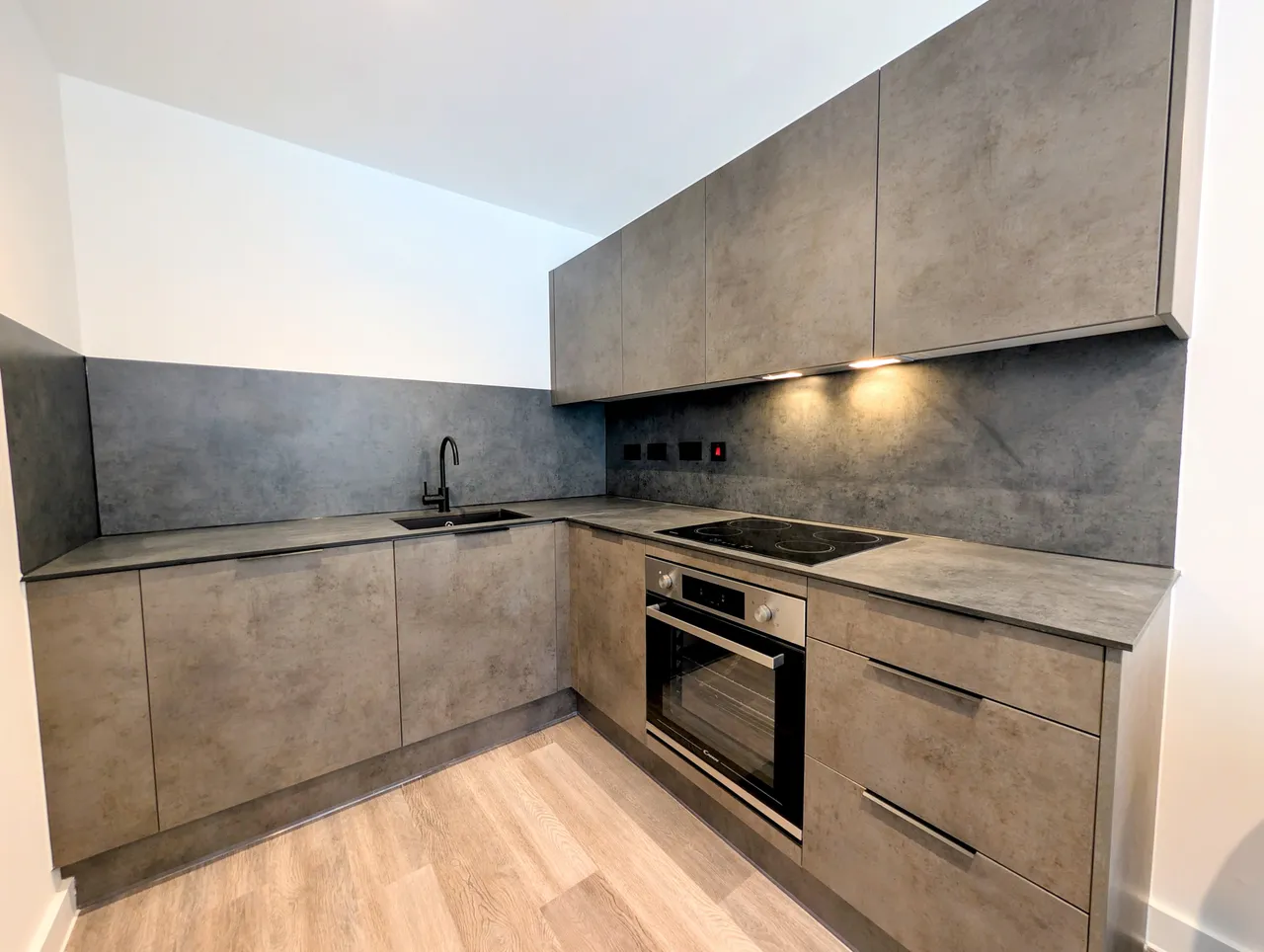 Berkeley Square, Salford M5, photo 3