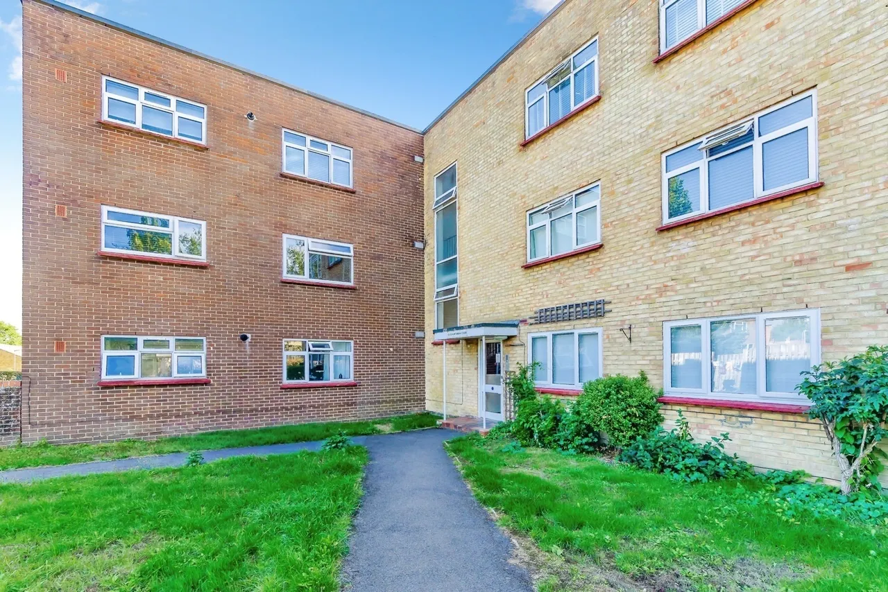 Coulsdon Road, Caterham, Surrey, CR3, photo 2