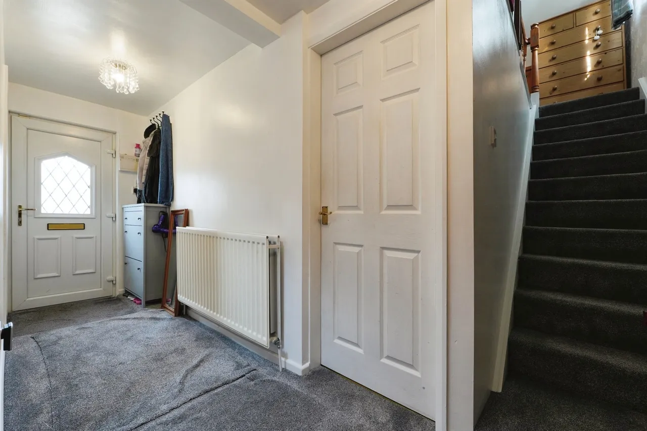 Lawns Lane, Carr Gate, Wakefield, photo 11