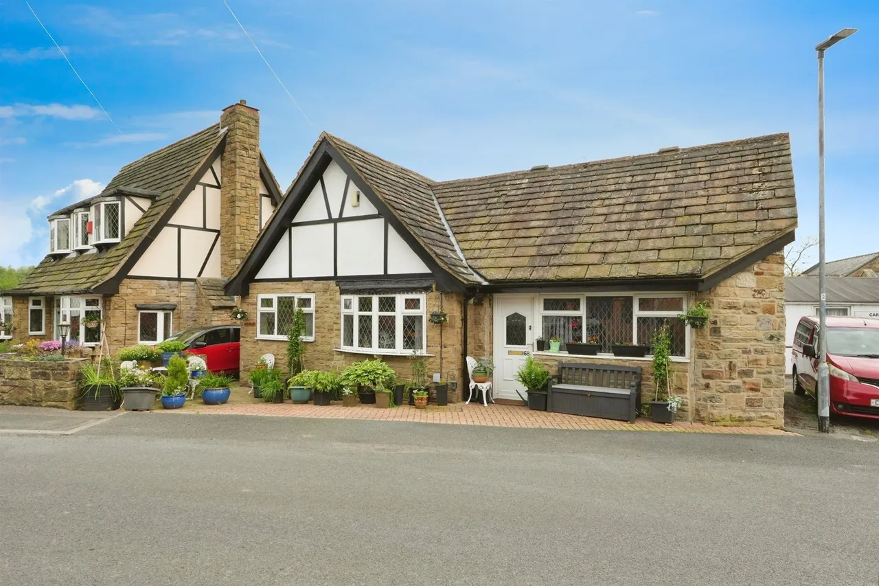 Lawns Lane, Carr Gate, Wakefield, photo 6