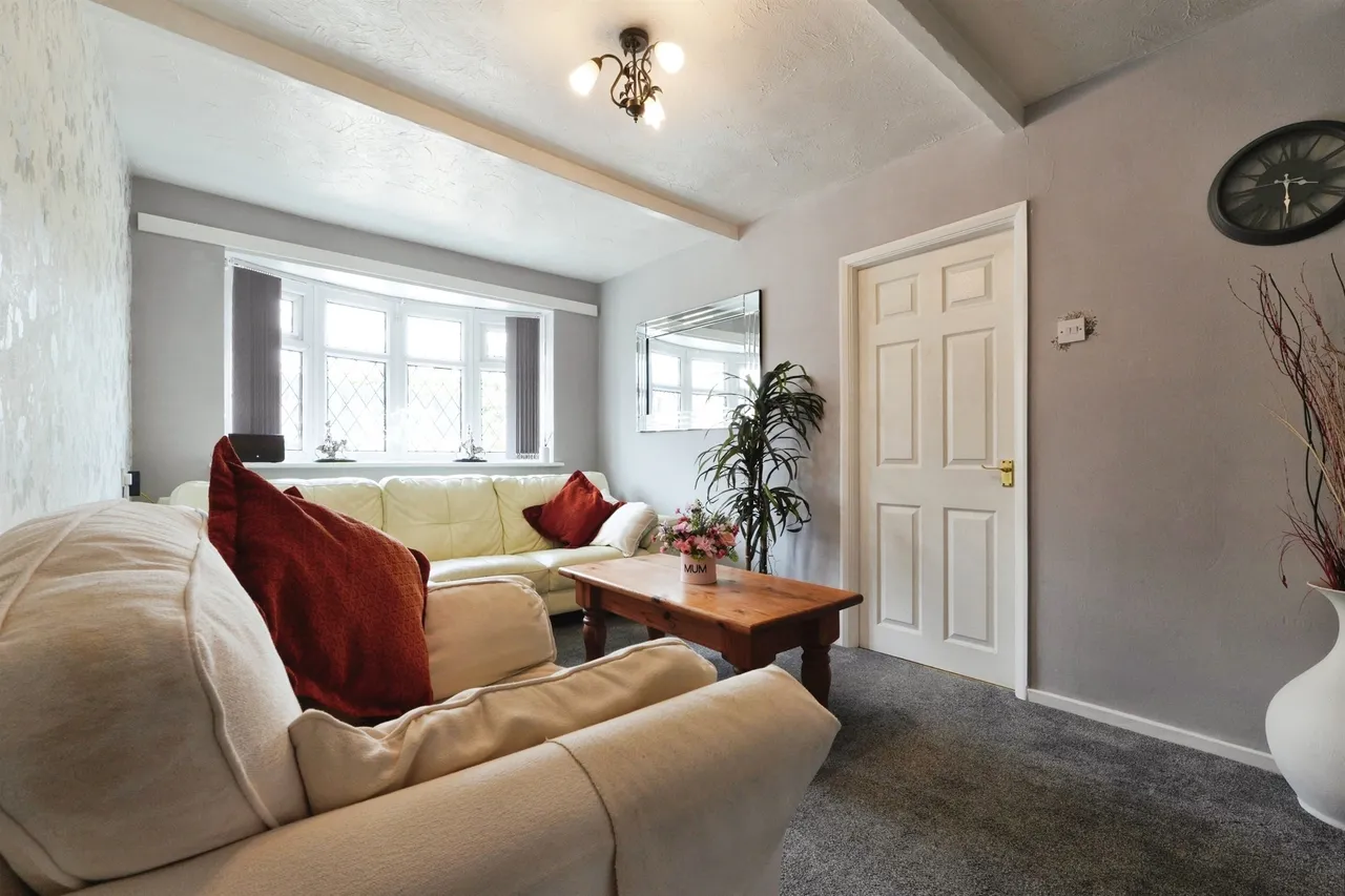 Lawns Lane, Carr Gate, Wakefield, photo 9