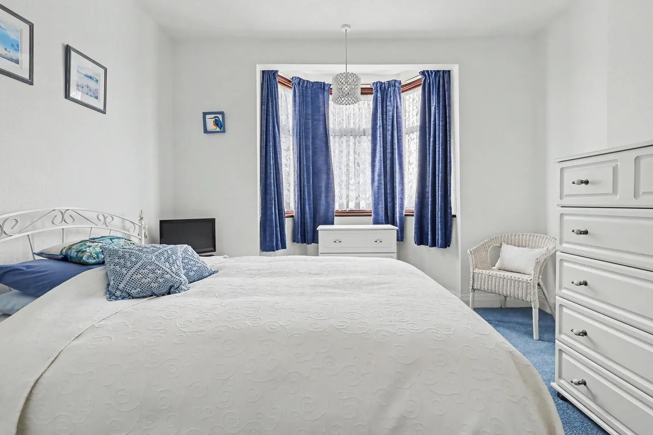 Bullsmoor Lane, Enfield, EN3, photo 13