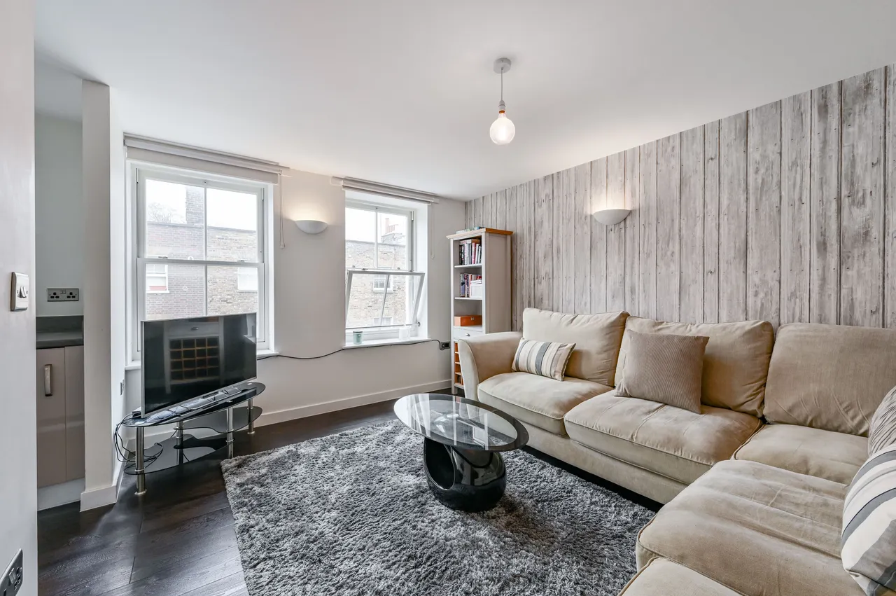 Flat 4, Suffolk House, 1-8 Whitfield Place, London, photo 2