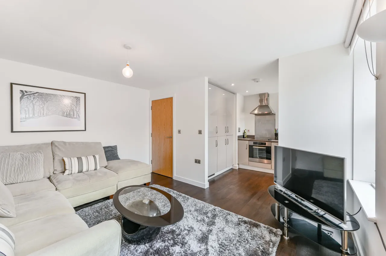 Flat 4, Suffolk House, 1-8 Whitfield Place, London, photo 7