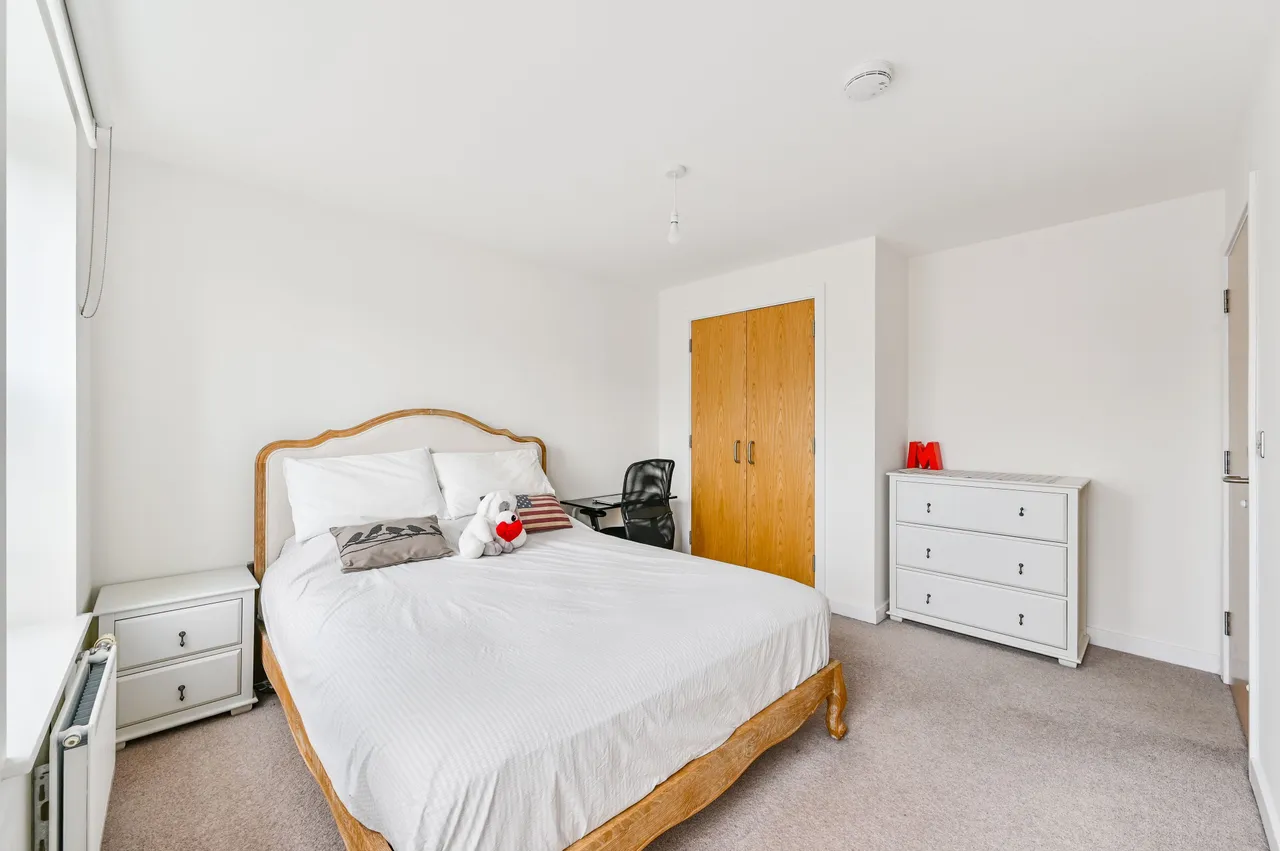 Flat 4, Suffolk House, 1-8 Whitfield Place, London, photo 8