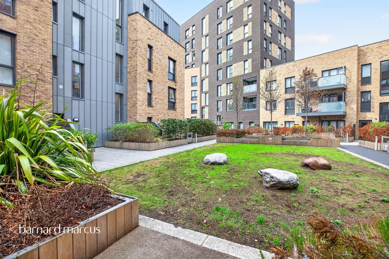 Cobden Walk, London, SE15, photo 12