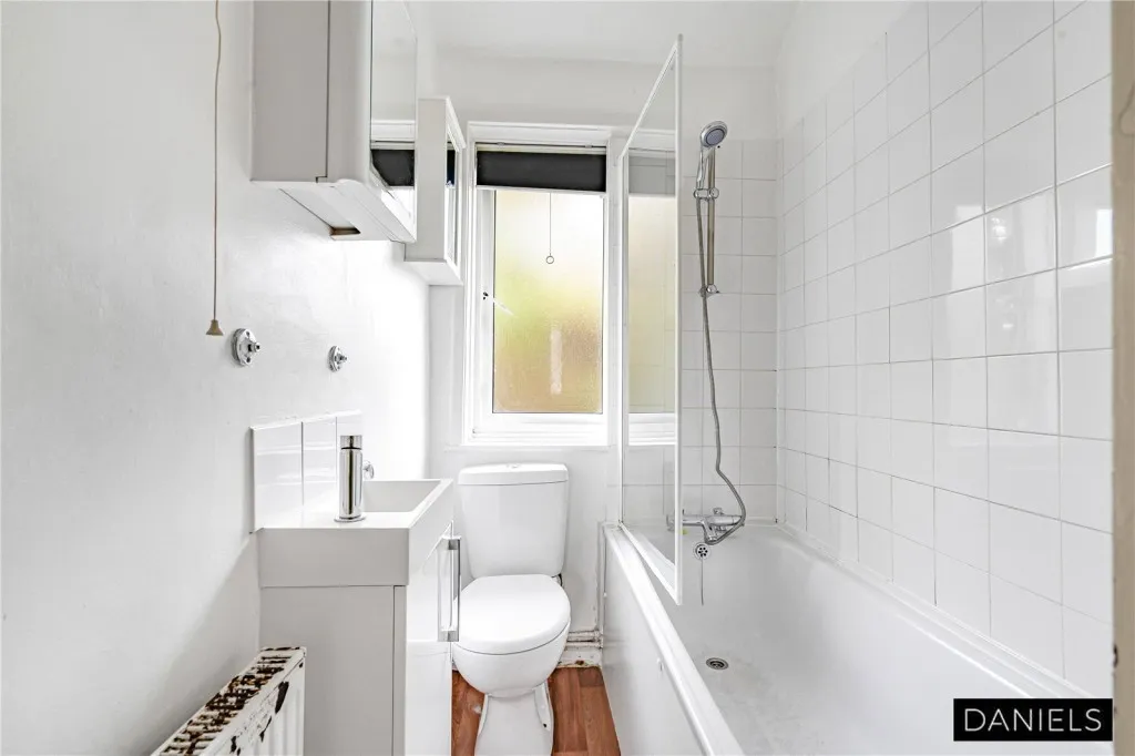 Pendragon Road, Downham, photo 7