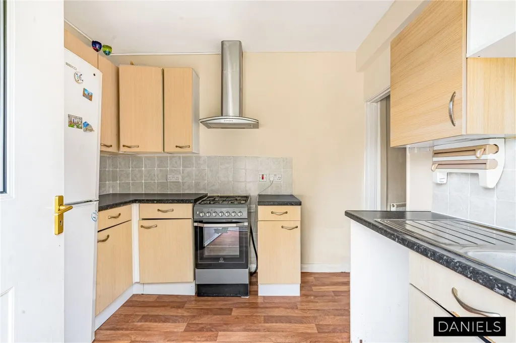 Pendragon Road, Downham, photo 4