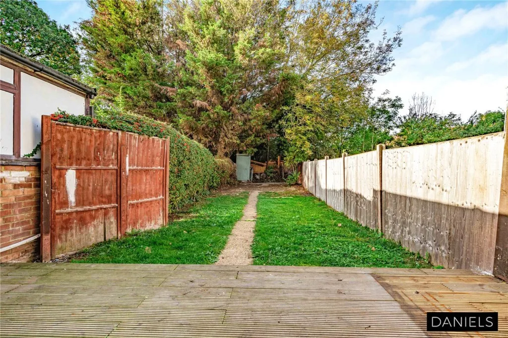 Pendragon Road, Downham, photo 8