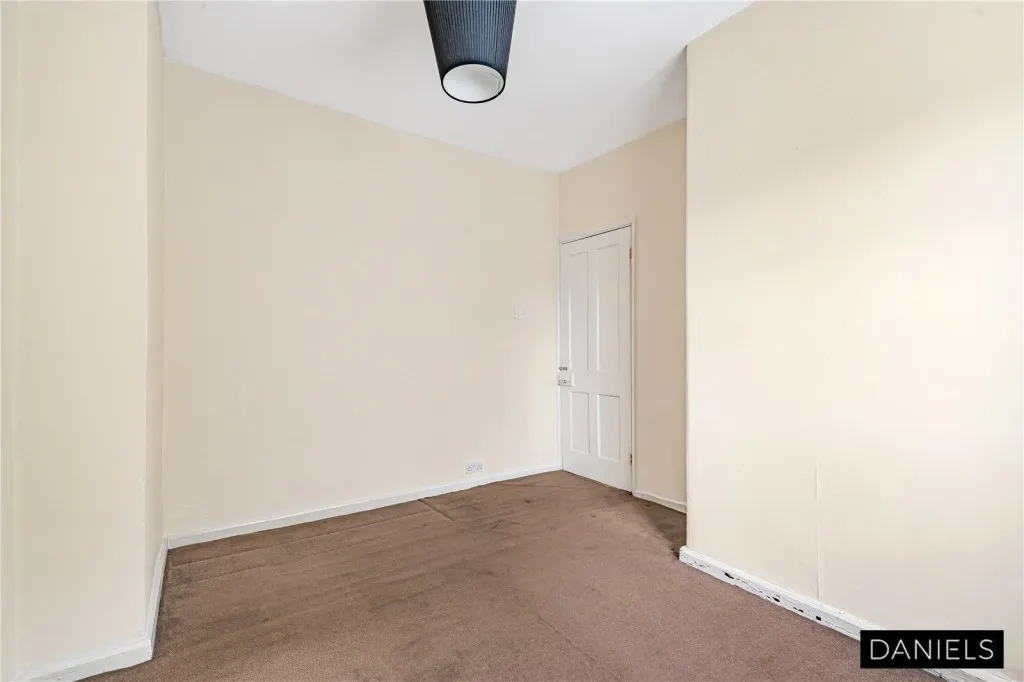 Pendragon Road, Downham, photo 11