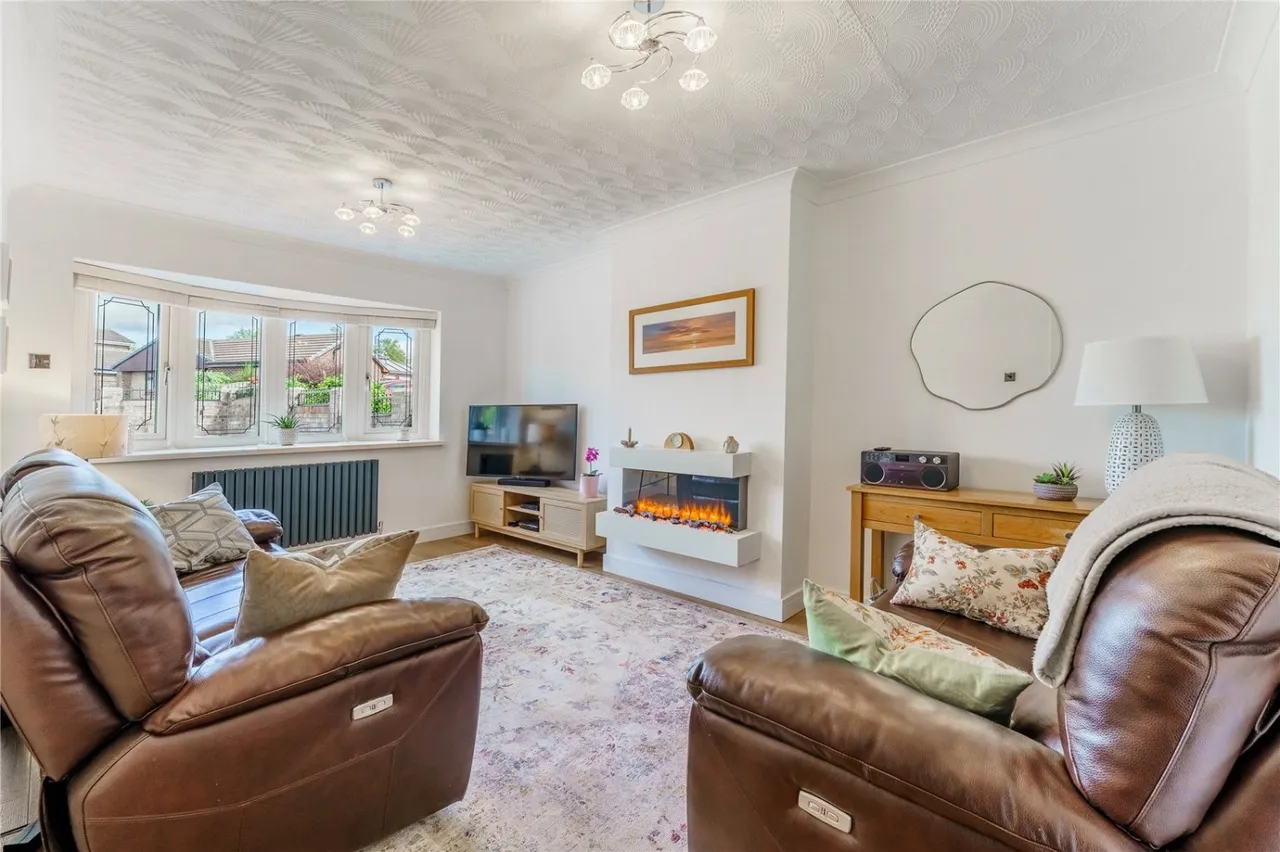 Lowfield Road, Hemsworth, WF9, photo 6