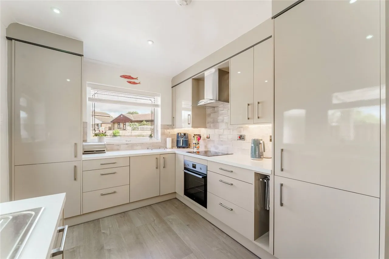 Lowfield Road, Hemsworth, WF9, photo 20