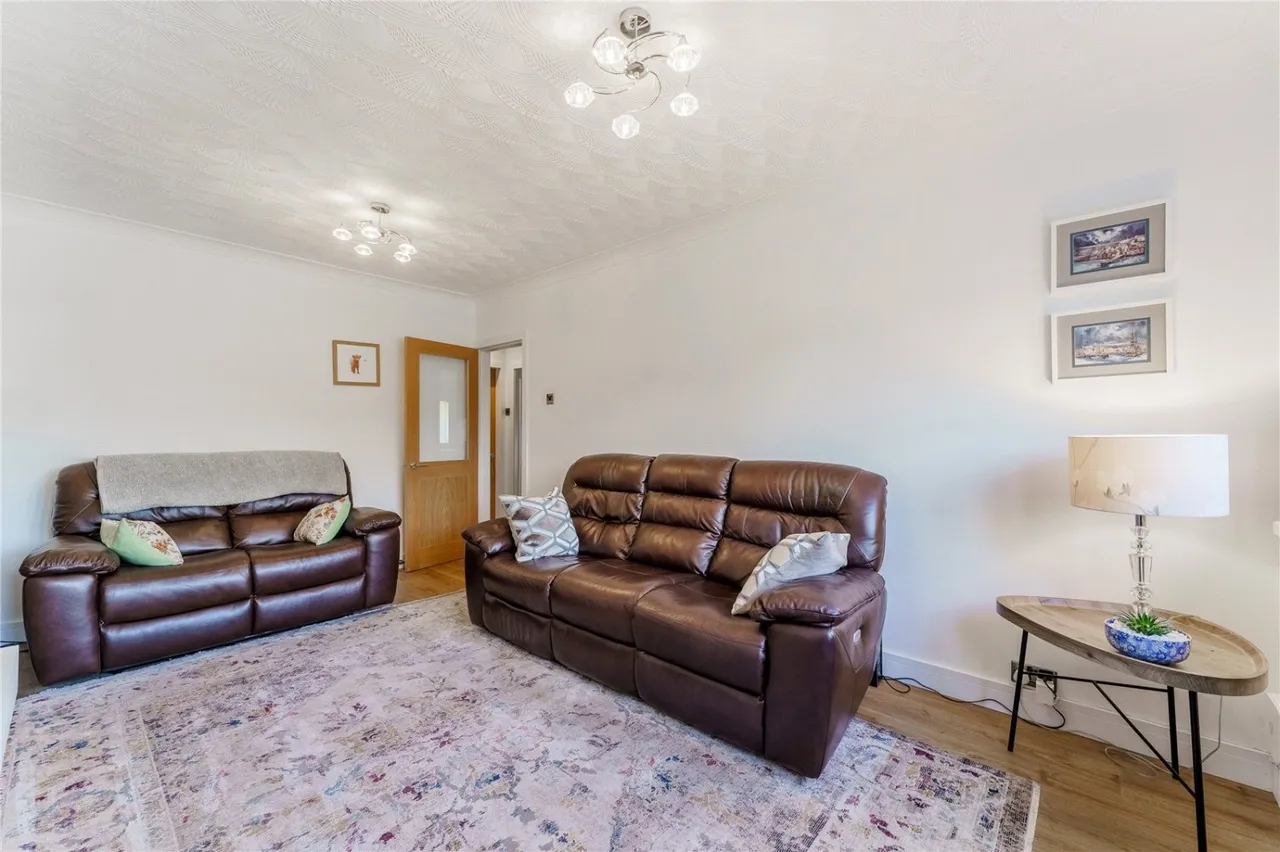 Lowfield Road, Hemsworth, WF9, photo 18