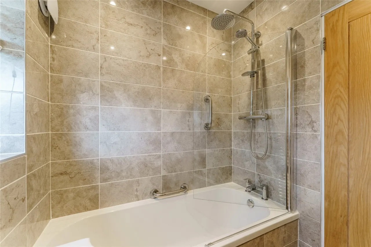 Lowfield Road, Hemsworth, WF9, photo 28