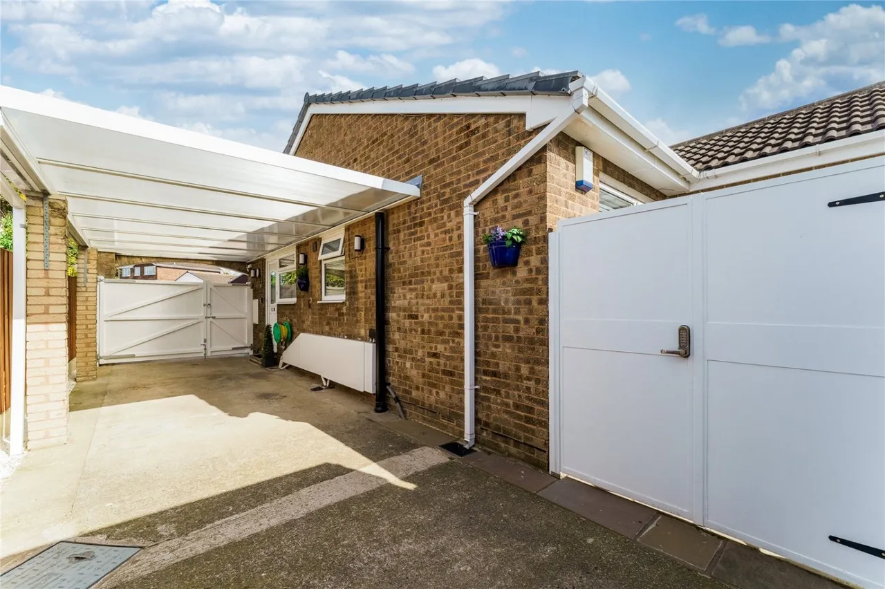 Lowfield Road, Hemsworth, WF9, photo 30
