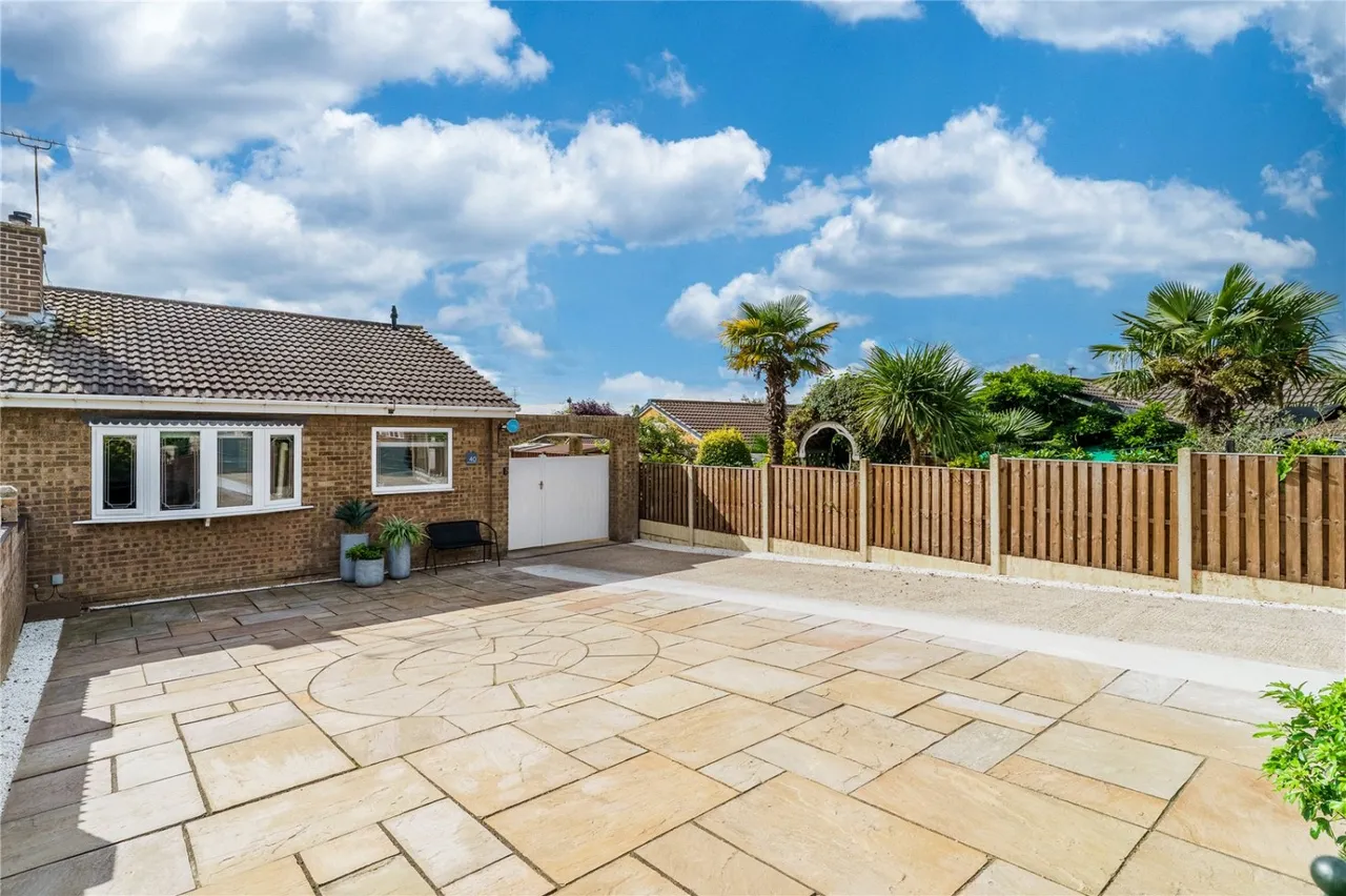 Lowfield Road, Hemsworth, WF9, photo 13