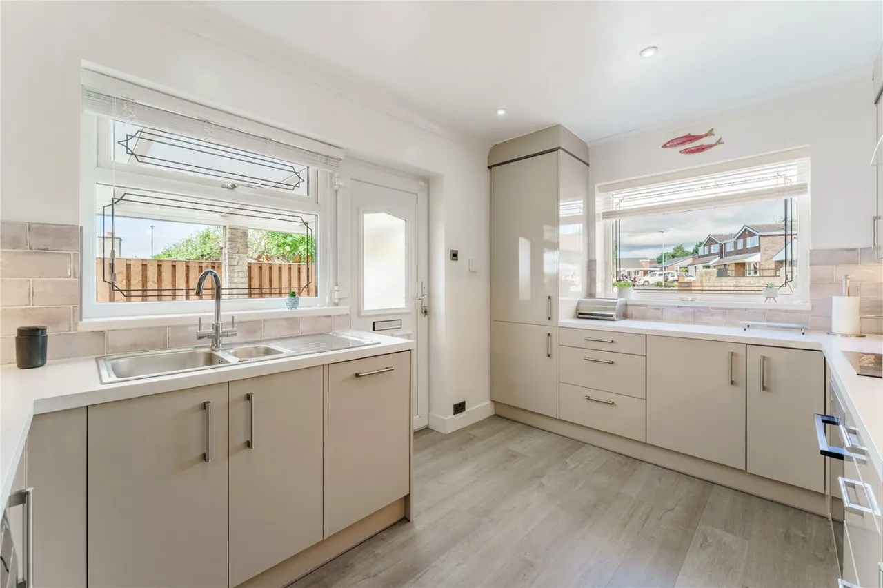 Lowfield Road, Hemsworth, WF9, photo 19